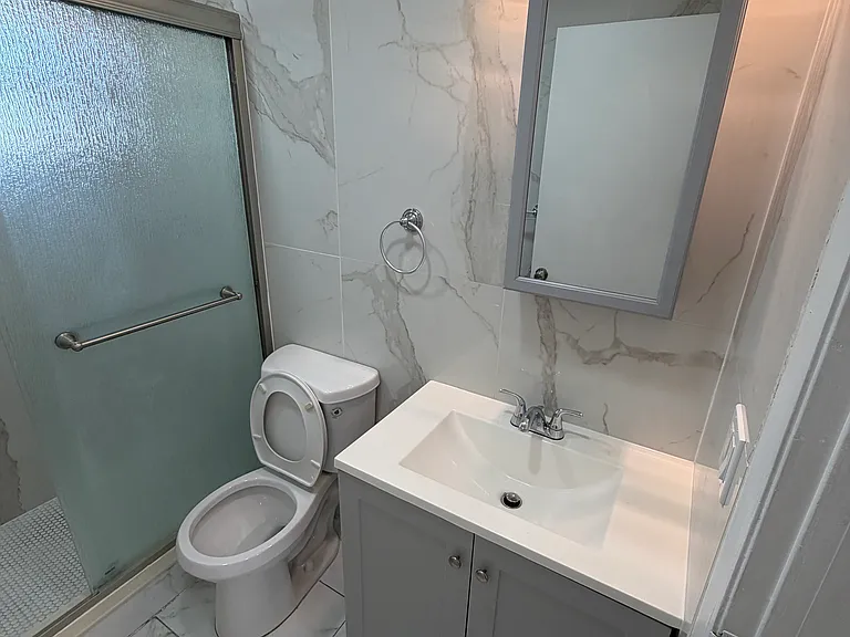 2319 Johnson St #4 — Photo 15
