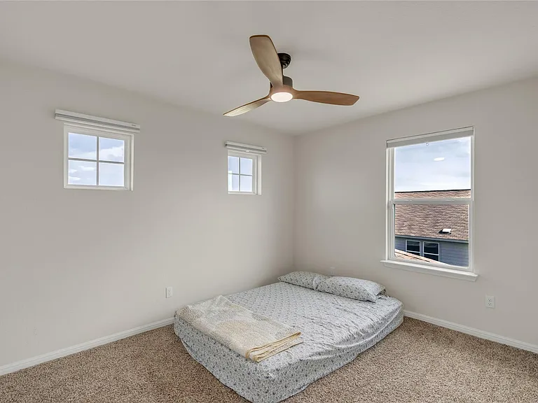 223 Balsam St — Photo 25