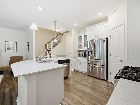 4th image of 1115 Neighborly Way