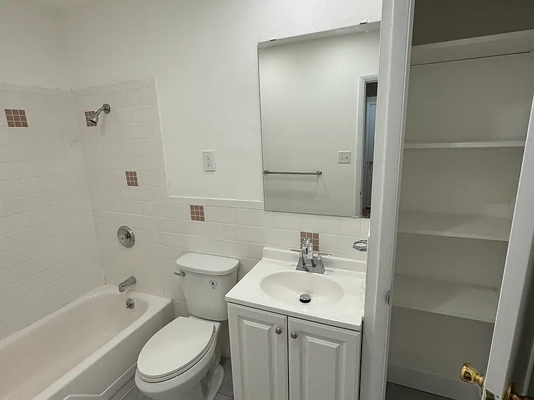 2621 Roseland Ter — Photo 7