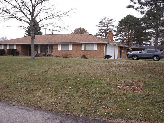3rd image of 2058 Carriage Hall Ct