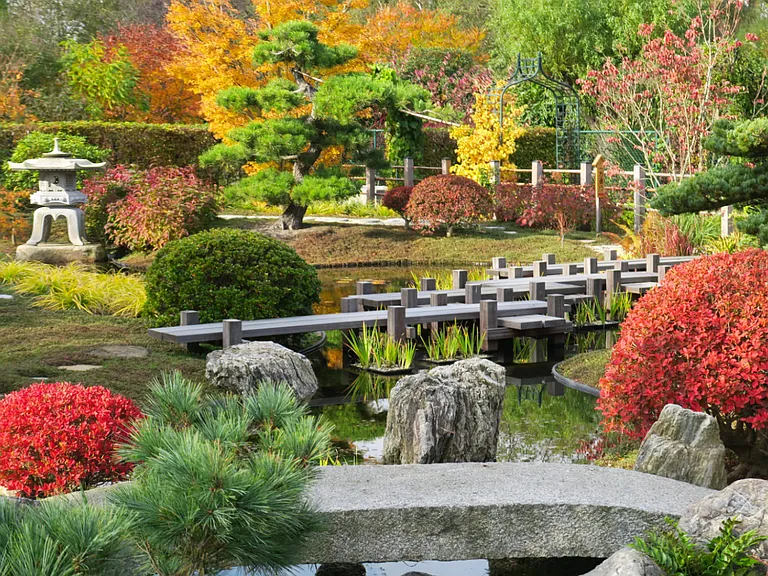 Just a short walk to the Japanese Stroll Gardens.