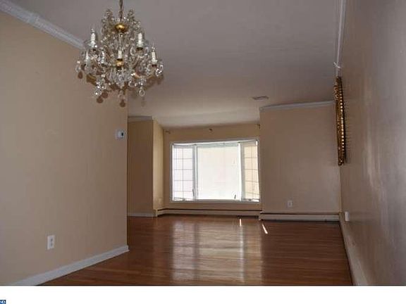 5th image of 157 Rockrose Dr