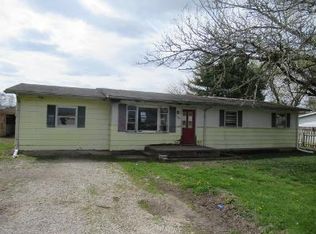 304 Virginia Dr, Ridge Farm, IL 61870