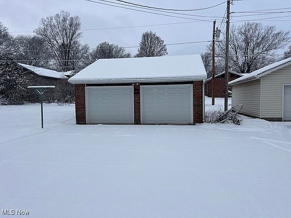 2nd image of 746 Eastview Ave