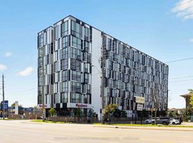 1900 Simcoe St N
