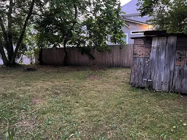 1907 Cardens Ln — Photo 20