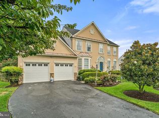 5804 Valley View Dr, Alexandria, VA 22310