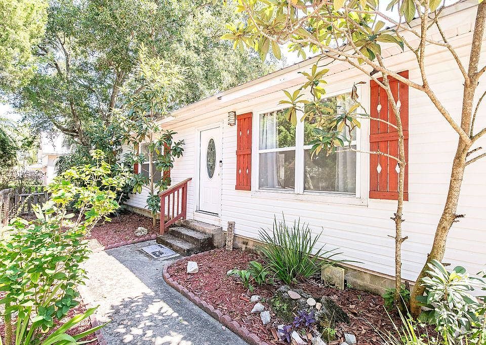 1st image of 375 Seabreeze Ave