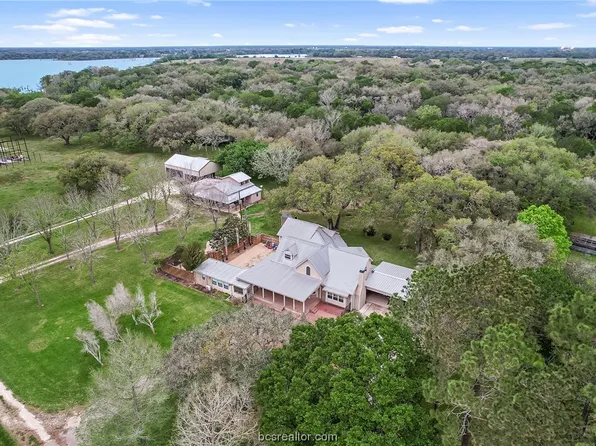 498 County Road 239, Ganado, TX 77962