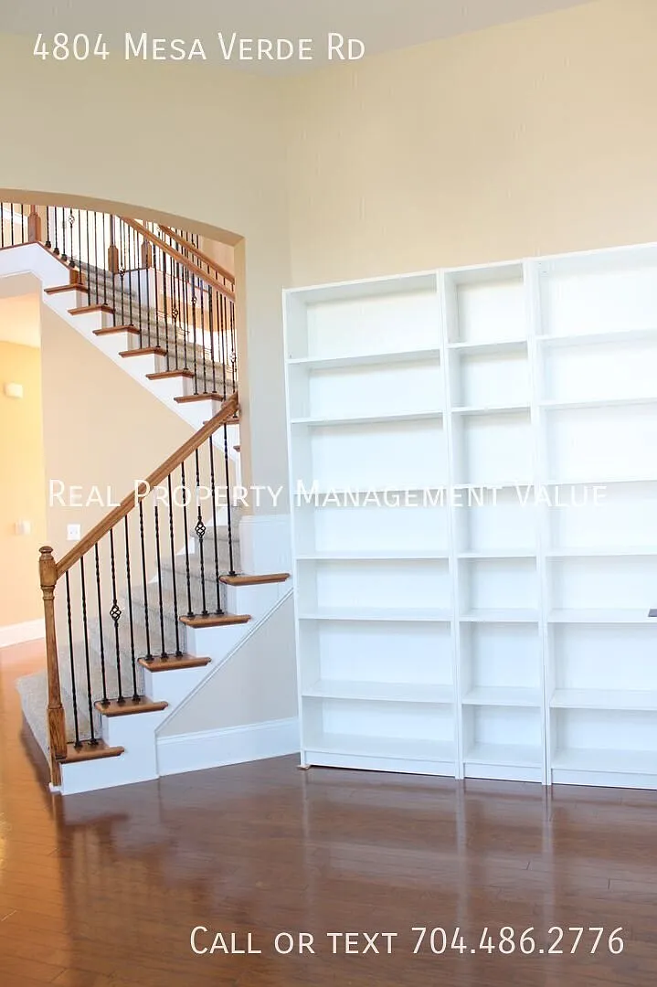 Spacious 6-Bedroom Ballantyne Home with Chef's Kitchen, Private In-Law Suite & Fenced Backyard in... — Photo 4
