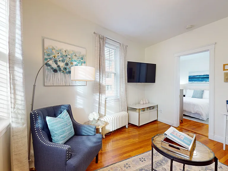 191 Kent St #3 — Photo 6