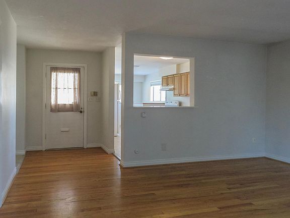 4th image of 21040 Willamette Dr