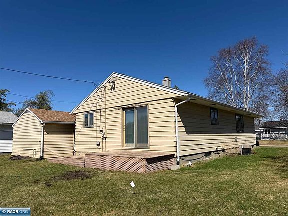 3rd image of 104 Yorkshire Rd