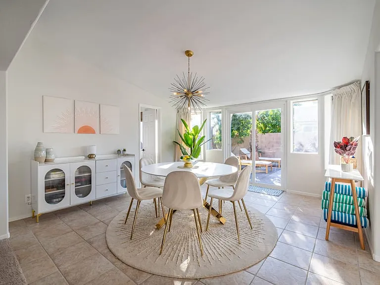 Buckskin Cir — Photo 4