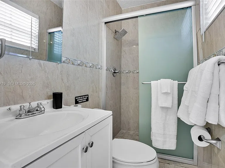 6452 Custer St — Photo 10