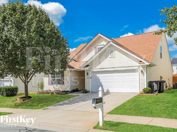 6226 Glen Way Dr, Winston Salem, NC 27107