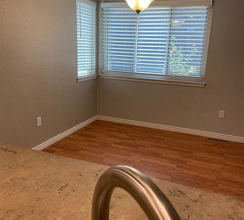 4th image of 13859 W La Salle Pl