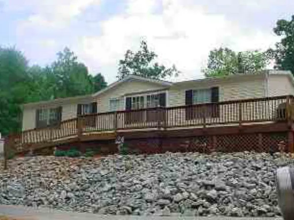 150 Ford Trl, Bracey, VA 23919