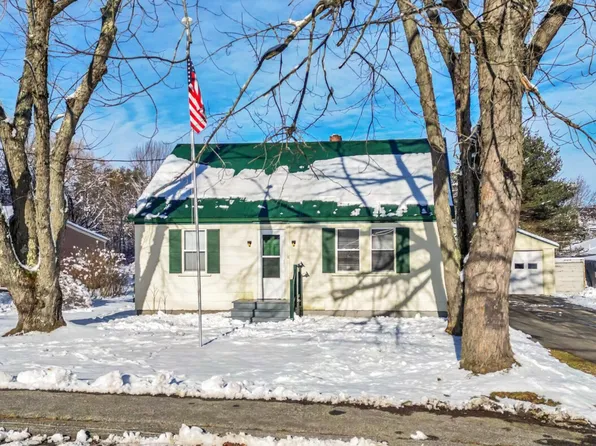 11 Charles Street, Winthrop, ME 04364