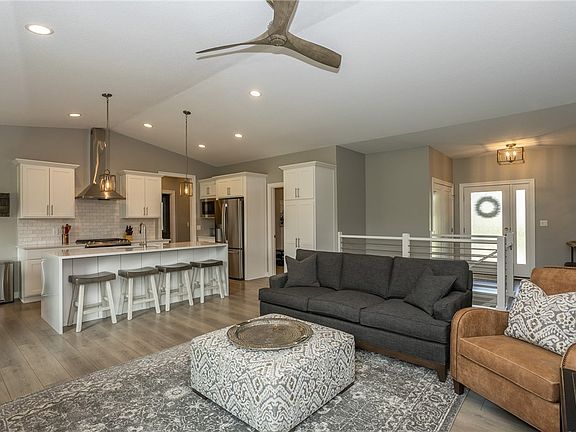 5th image of 10824 Westport Dr