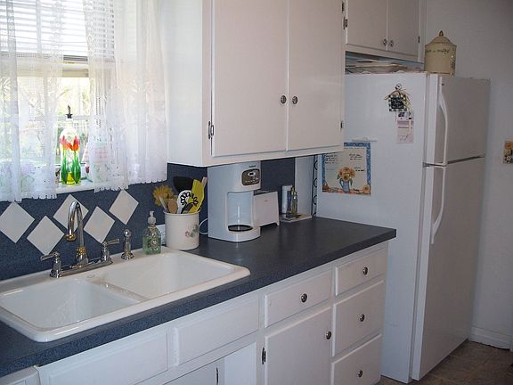 4th image of 723 SW 50th St