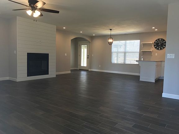 5th image of 8554 Manor Dr