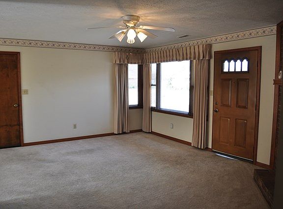 3rd image of 3011 Sterling Ct