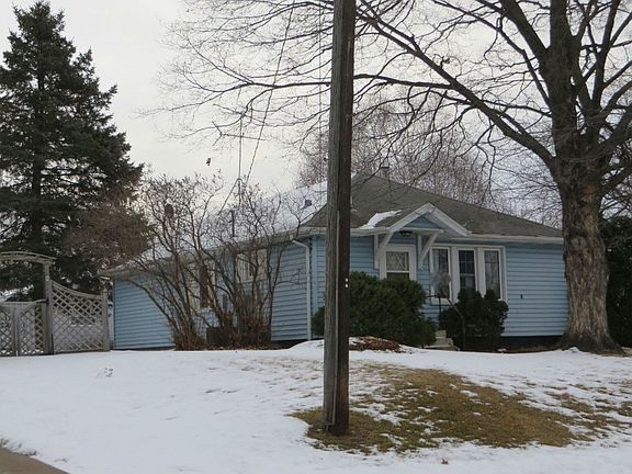 3rd image of 112 5th Ave S
