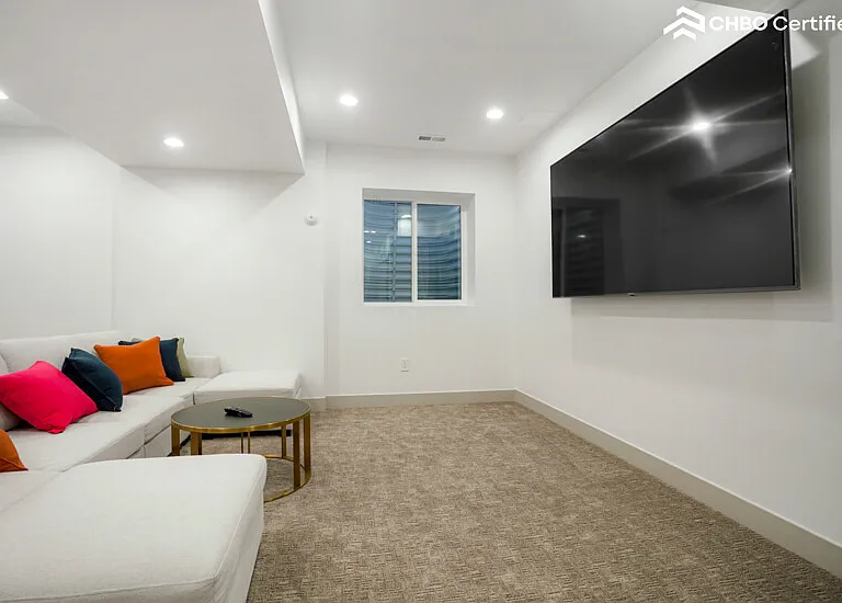 6083 S Sycamore St — Photo 39