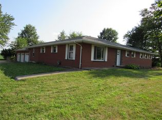 1200 Maple Summit Rd, Jerseyville, IL 62052