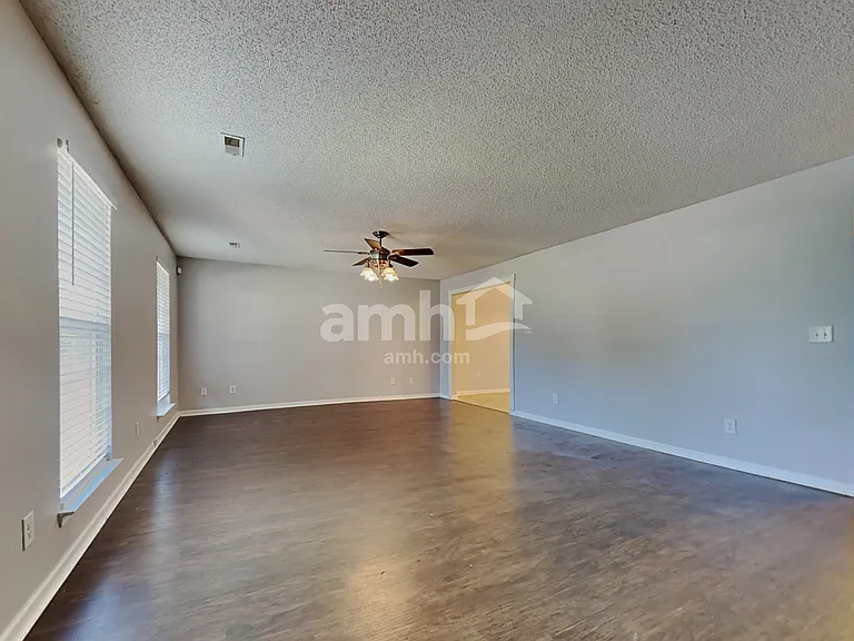 149 Trickle Dr — Photo 4