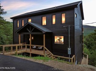 3959 Duck Hollow Rd, Gatlinburg, TN 37738