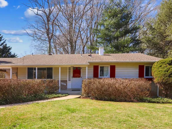 5202 Russett Rd, Rockville, MD 20853