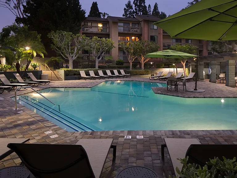 eaves Lake Forest