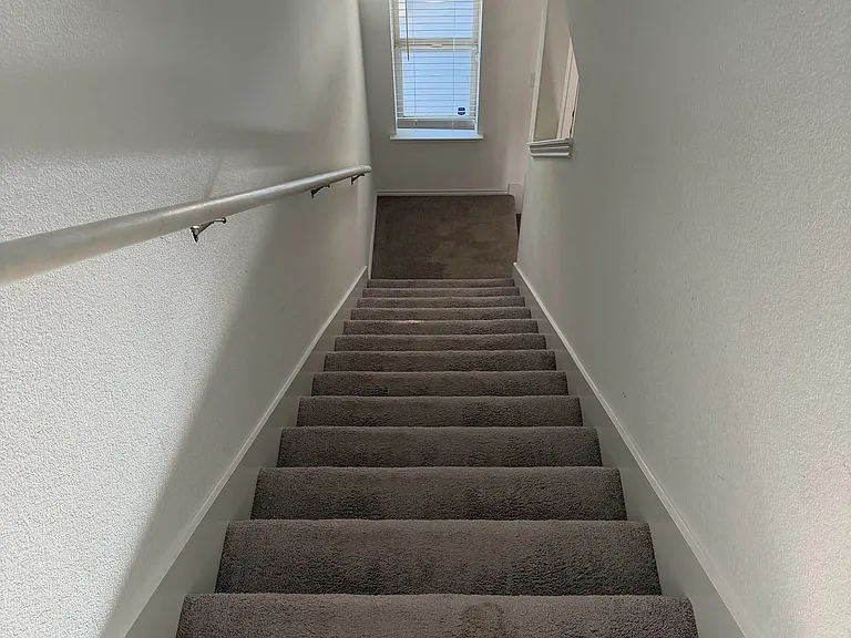 133 Bennington Dr — Photo 33