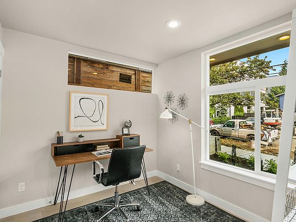 1st floor bedroom or office