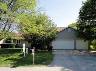 2535 Sunnyview Cir, Appleton, WI 54914