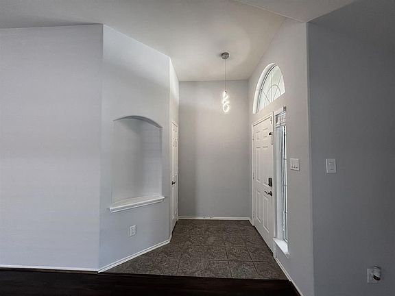 5th image of 6430 Macquarie Dr