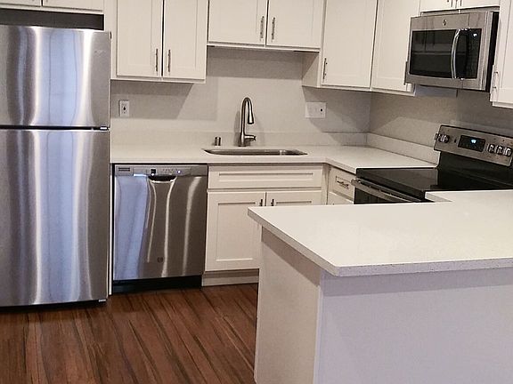 2nd image of 372 Euclid Ave Unit 304