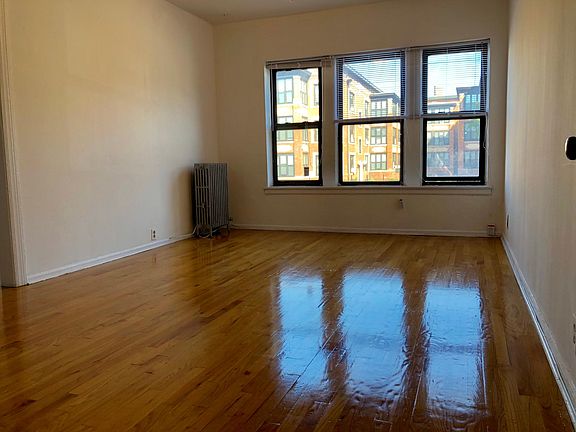 3rd image of 4350 N Ashland Ave APT 212