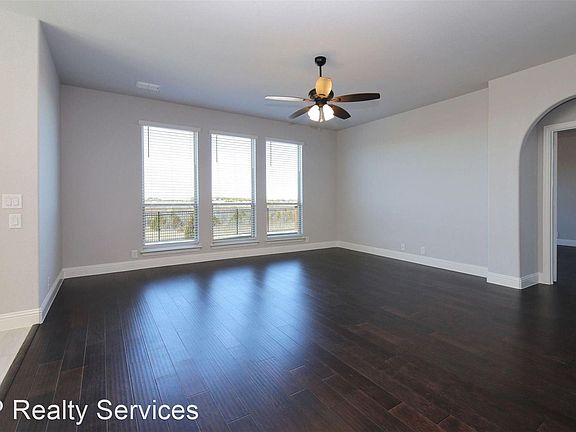 3rd image of 1905 Cobalt Bayou Ln