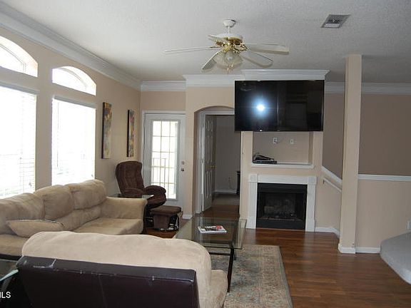 5th image of 2252 Beach Dr