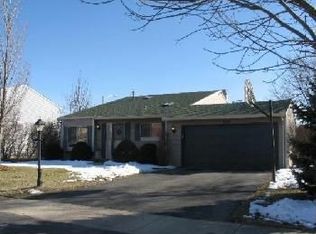 2819 Springdale Cir, Naperville, IL 60564