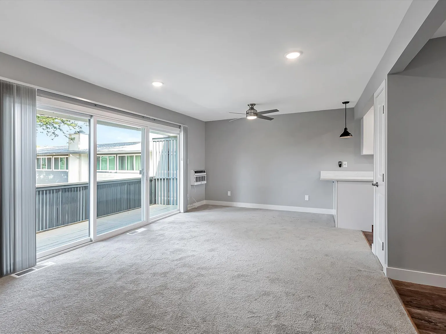 1 bed, 700 sqft, $3,025 — Photo 3