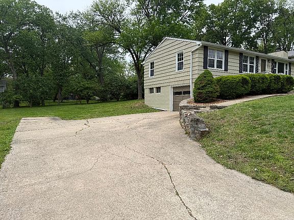 4th image of 5724 N Hutson Rd