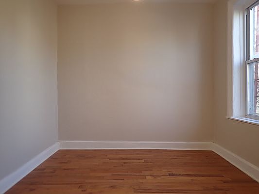 2nd image of 489 Montgomery St APT 3R