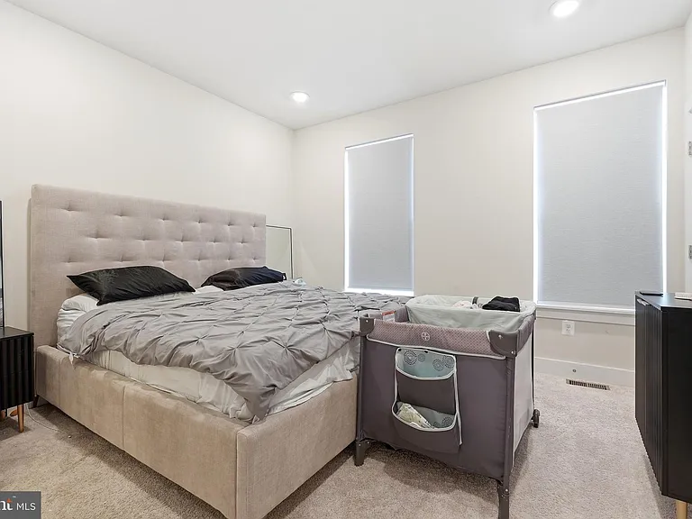 153 Locke St — Photo 22