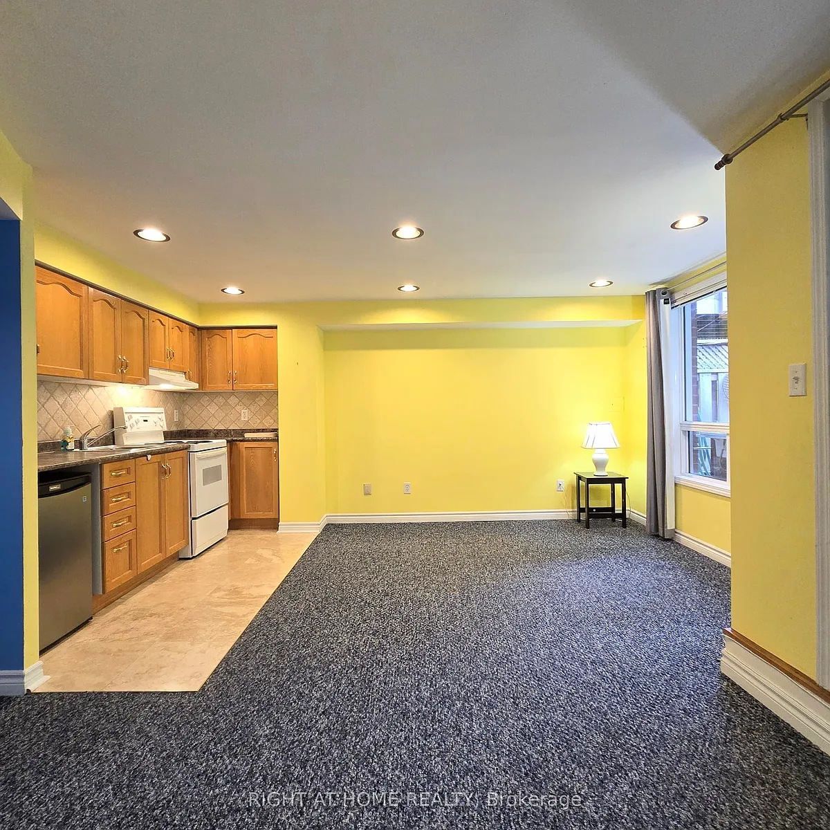 Building Photo - 65 Mare Cres #BASEMENT