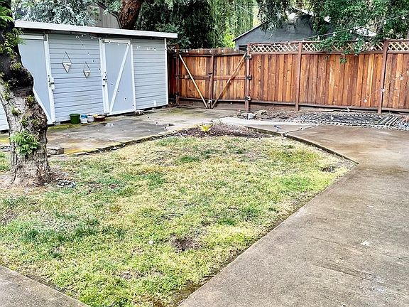 3rd image of 2509 Castro Way